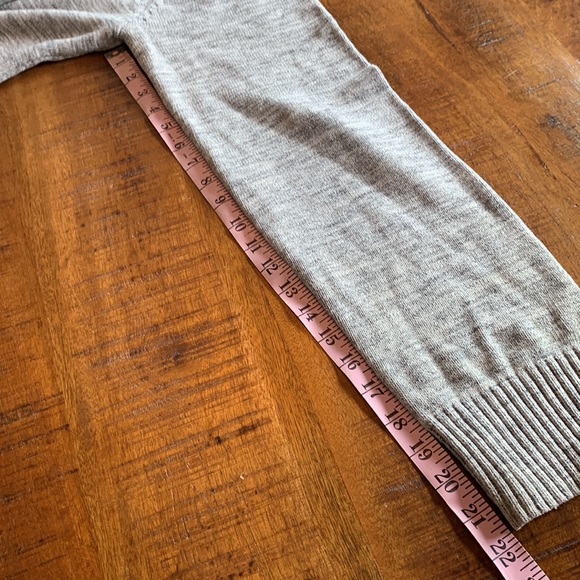 H&M Sweater - Picture 13 of 13